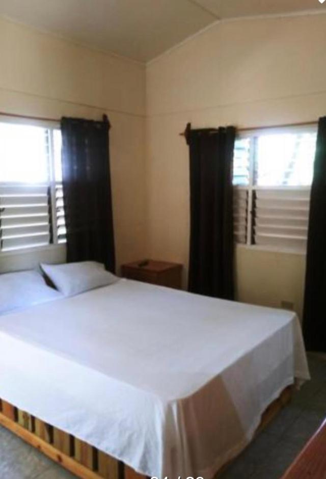 Andre'S Guest House Negril Pokoj fotografie